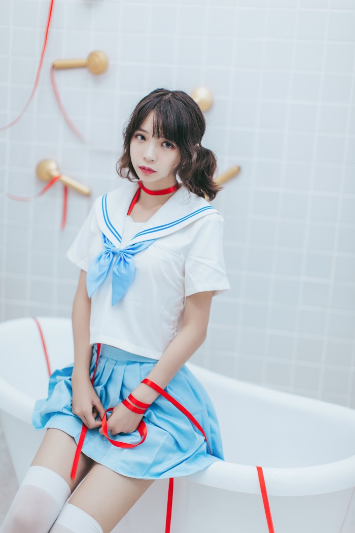 网红Coser@疯猫ss – 浴室JK [21P/172MB] 网红写真-第1张