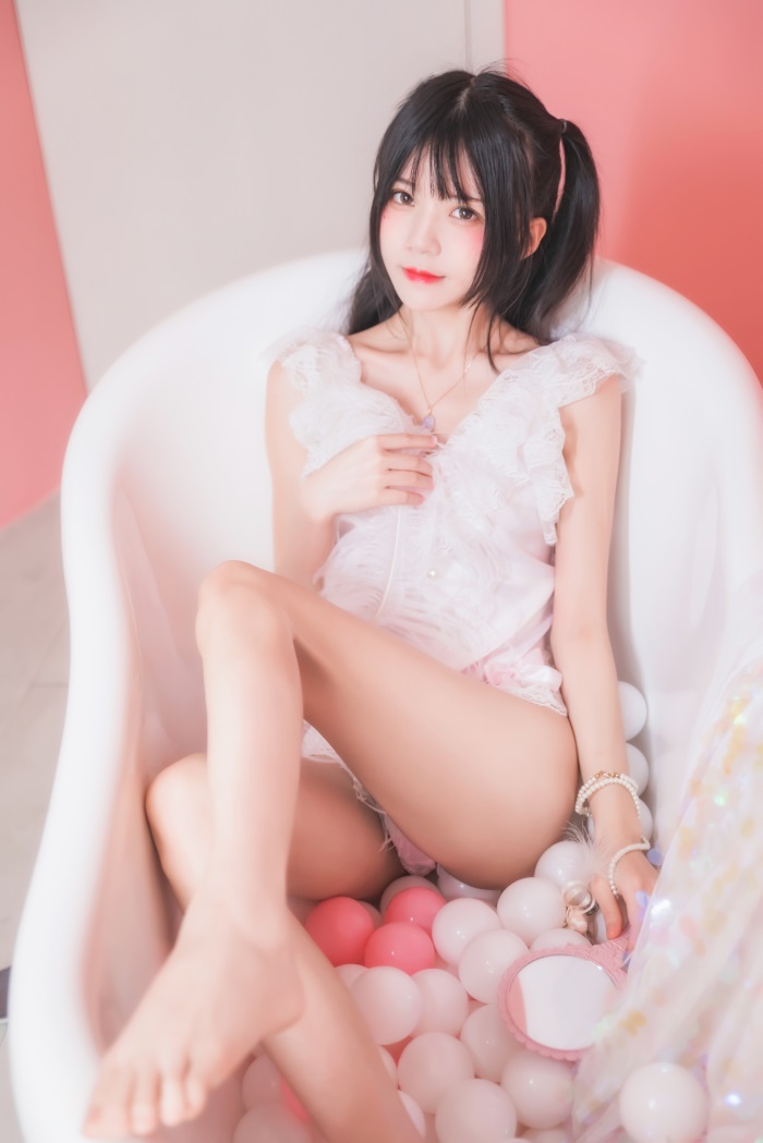萝莉风COS 桜桃喵 - 冬眠系列-粉色浴缸 [57P/719MB] 网红写真-第1张