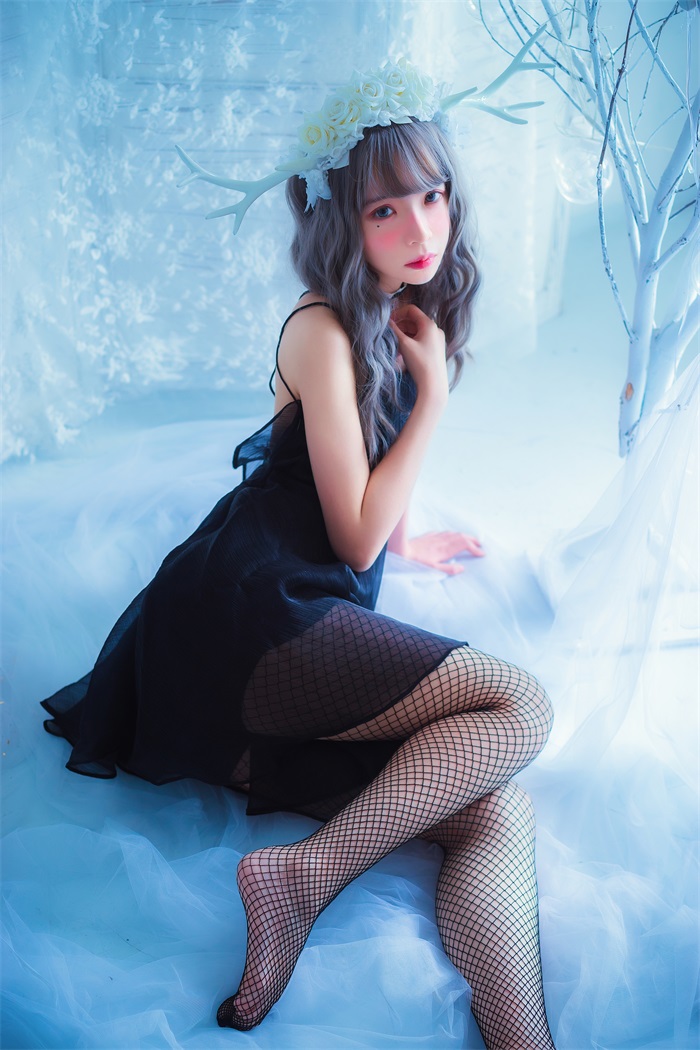 网红Coser@疯猫ss -黑裙 [25P/259MB] 网红写真-第2张