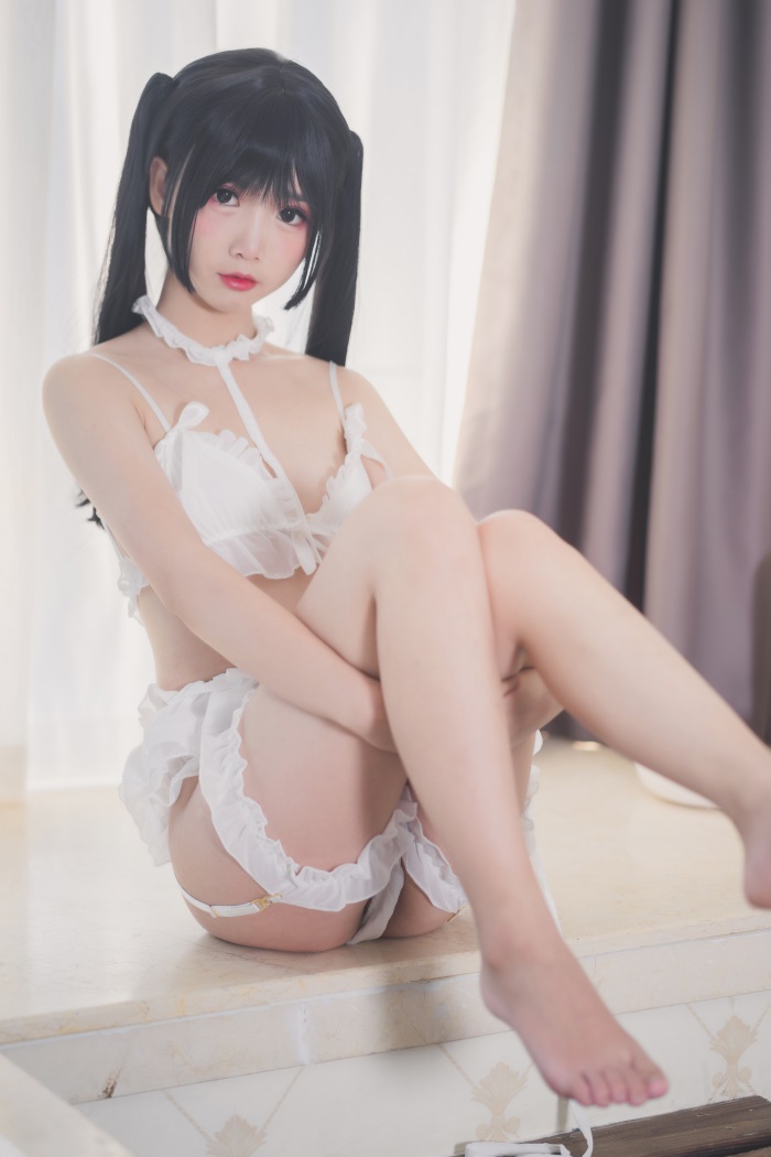 网红Coser@面饼仙儿 - 脑内少女 白内衣 [17P/171MB] 网红写真-第1张