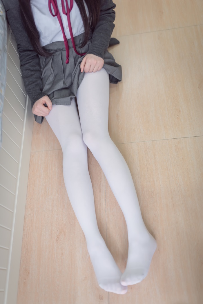 网红Coser@雪琪 - JK白丝 [46P/208MB] 网红写真-第1张