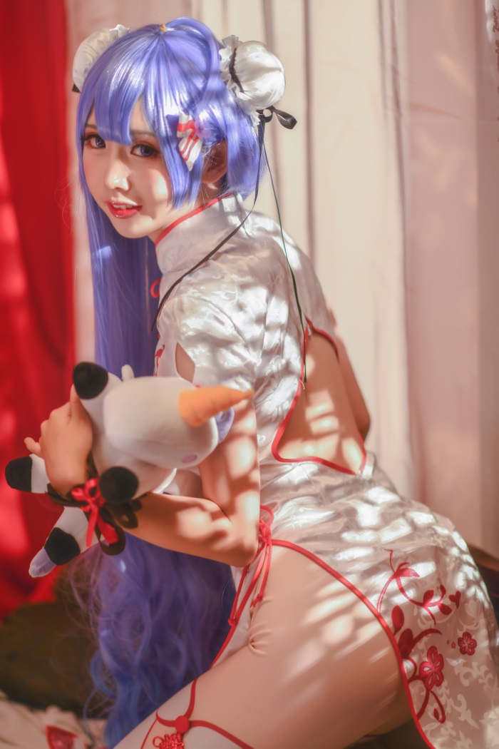 网红Coser@面饼仙儿 - 旗袍 [20P/230MB] 网红写真-第3张