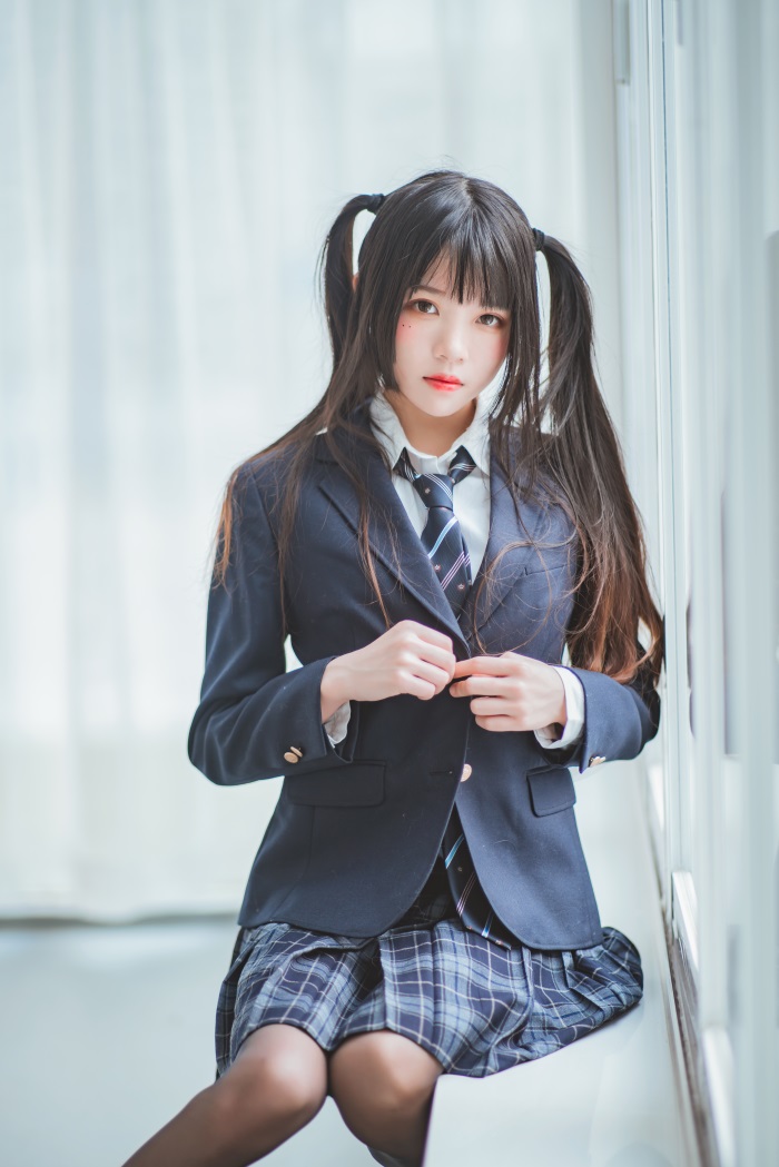 网红Coser@桜桃喵 - 冬季制服丝秀 [45P/593MB] 网红写真-第2张