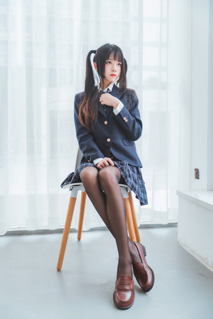 网红Coser@桜桃喵 - 冬季制服丝秀 [45P/593MB] 网红写真-第3张