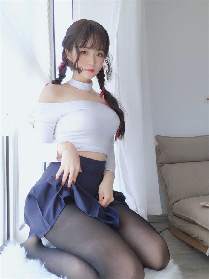 人气动漫Coser@白银81_邻家大姐姐的黑丝 [45P/1V/223MB] 网红写真-第2张