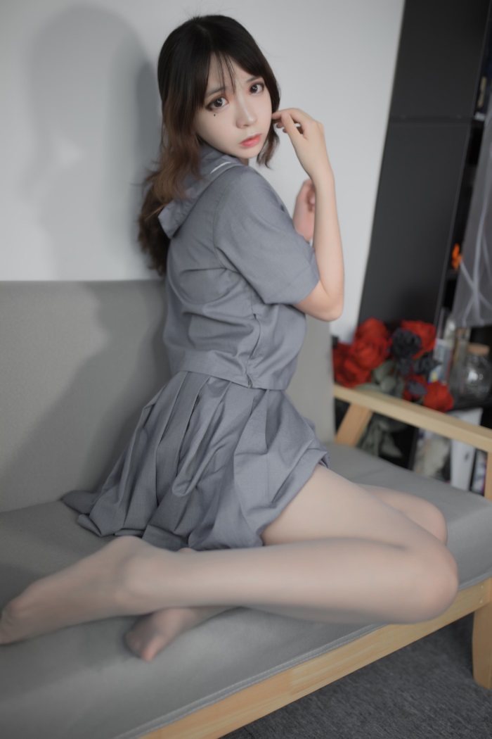 网红Coser@疯猫ss - 蓝灰JK [29P/180MB] 网红写真-第3张