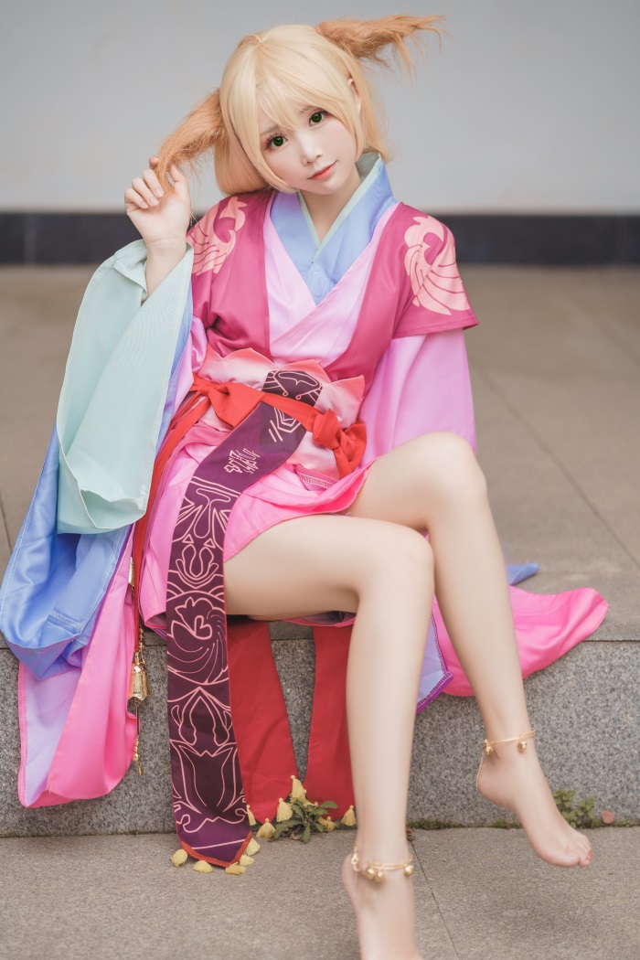 人气动漫Coser@面饼仙儿 - 涂山苏苏 [14P/176MB] 网红写真-第3张