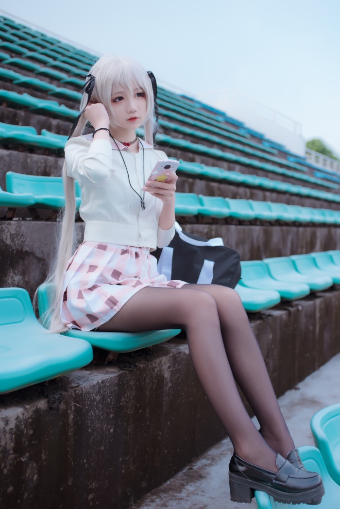 微博红人Coser@五更百鬼 校服穹 [12P/72.9MB] 网红写真-第1张