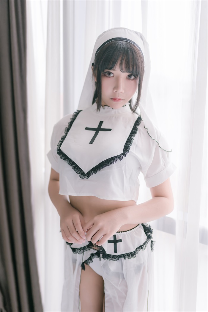 微博红人Coser@抱走莫子aa 纯白修女 [42P/134MB] 网红写真-第1张