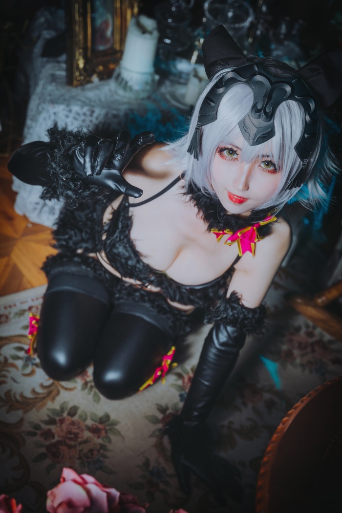 知名动漫Coser@rioko凉凉子 黑贞 [16P/234MB] 网红写真-第1张