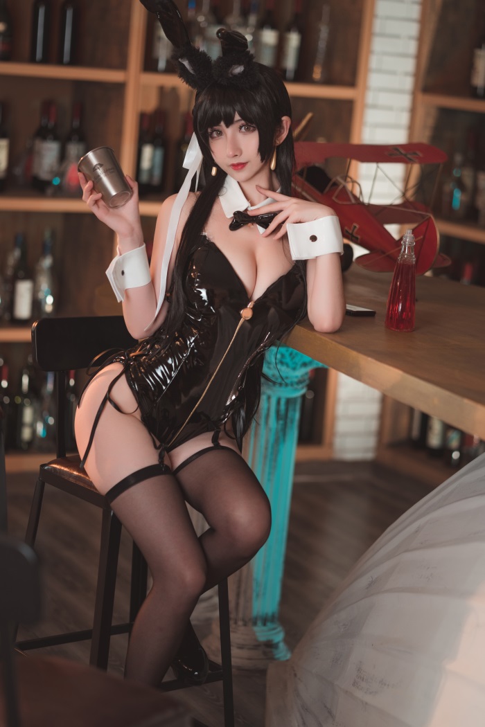 知名动漫Coser@rioko凉凉子 爱宕兔女郎 [33P/458MB] 网红写真-第2张