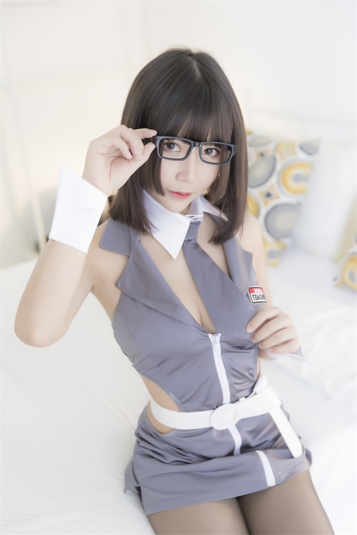 微博红人Coser@抱走莫子aa - 黑丝 [45P/409MB] 网红写真-第1张