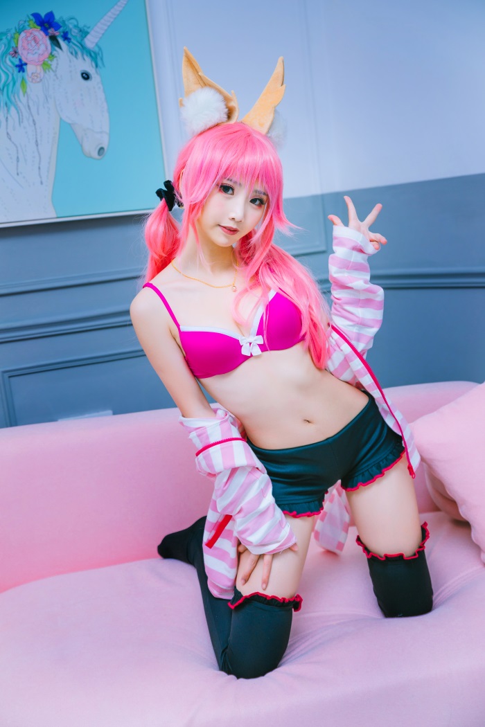 人气动漫Coser@面饼仙儿 – 玉藻前日常 [16P/236MB] 网红写真-第1张
