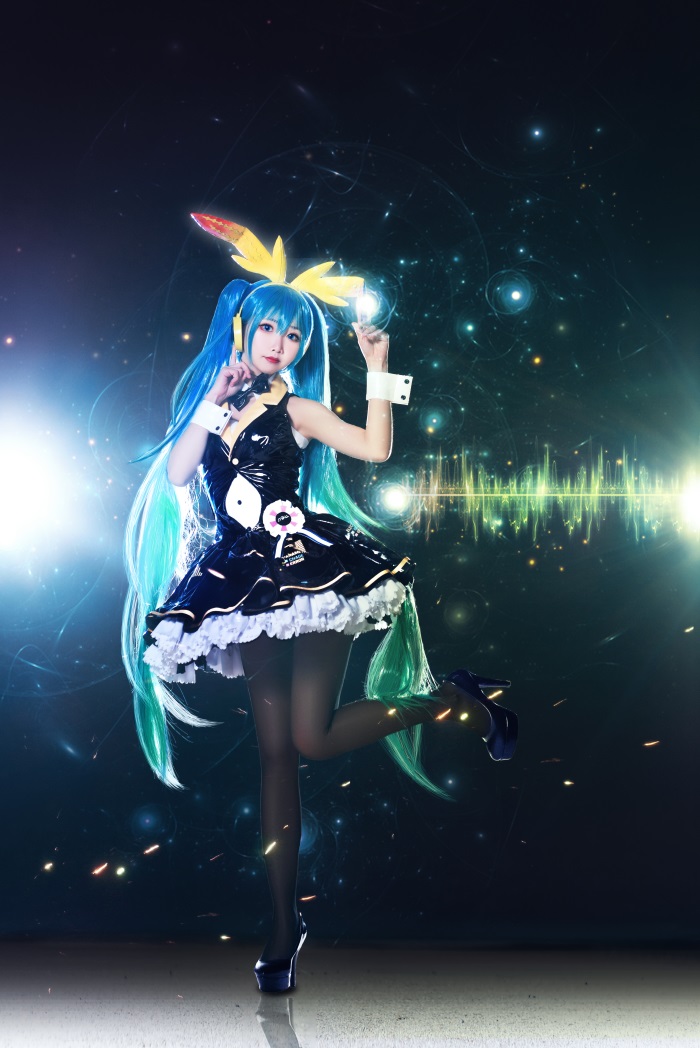 人气动漫Coser@面饼仙儿 – 初音Miku [19P/286MB] 网红写真-第1张