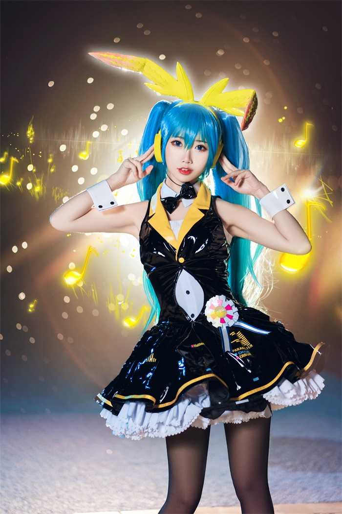 人气动漫Coser@面饼仙儿 – 初音Miku [19P/286MB] 网红写真-第2张