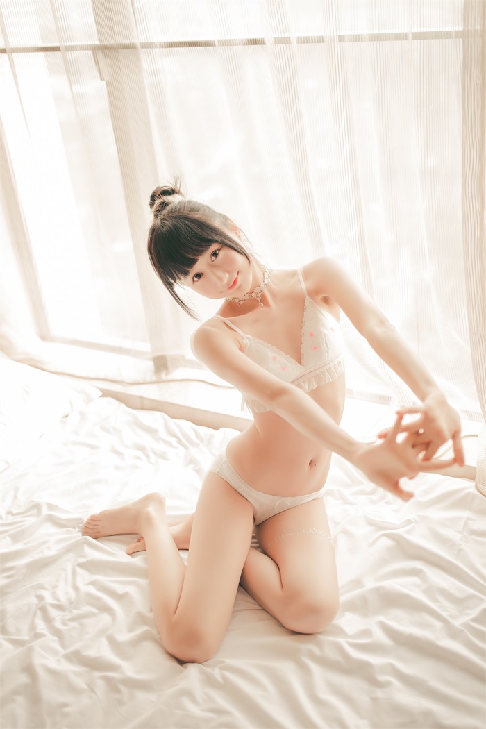 网红Coser@木绵绵OwO - 暖洋洋私房 [28P/101MB] 网红写真-第2张