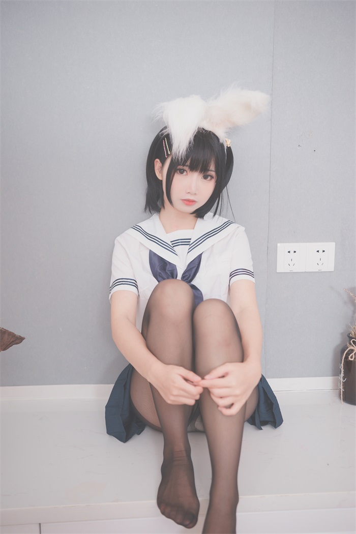 人气动漫Coser@面饼仙儿 面饼兔耳jk [17P/170MB] 网红写真-第2张