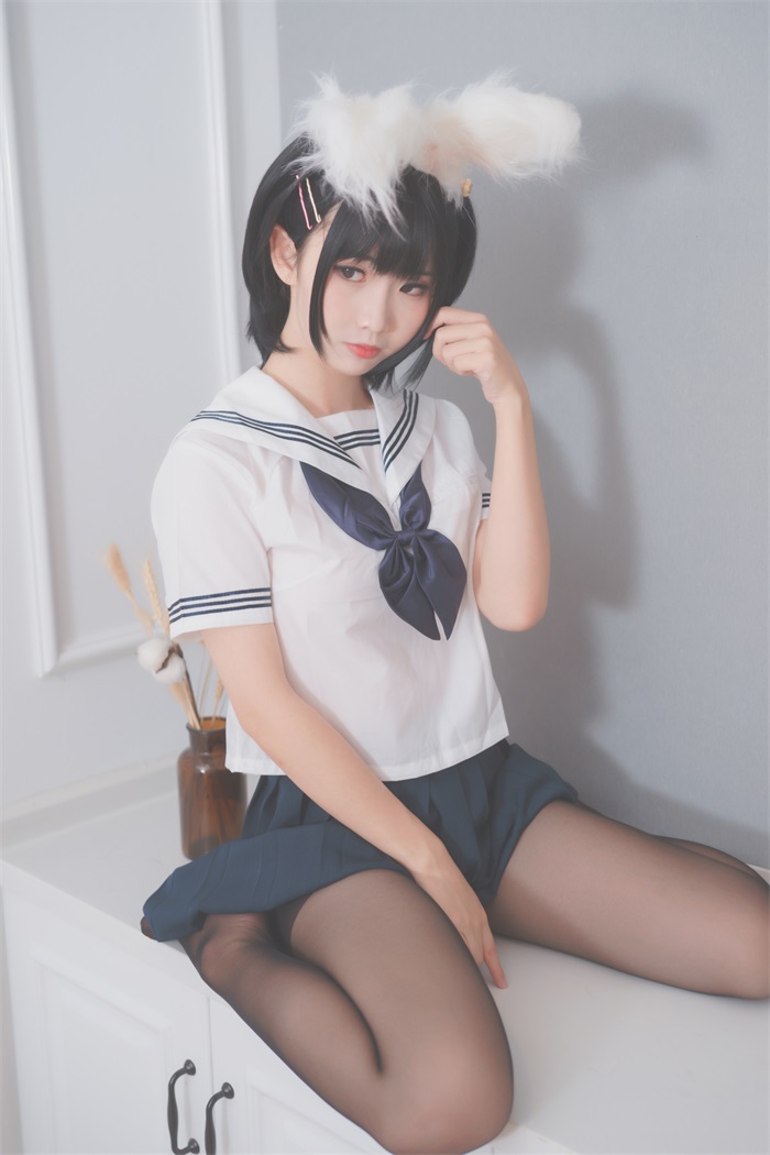 人气动漫Coser@面饼仙儿 面饼兔耳jk [17P/170MB] 网红写真-第3张