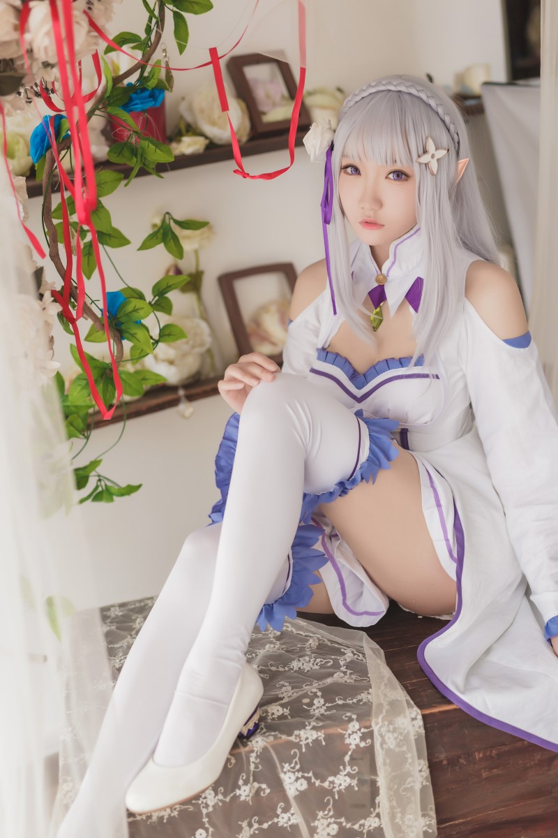 动漫Coser@瓜希酱 艾米莉亚 [16P/60MB] 网红写真-第1张