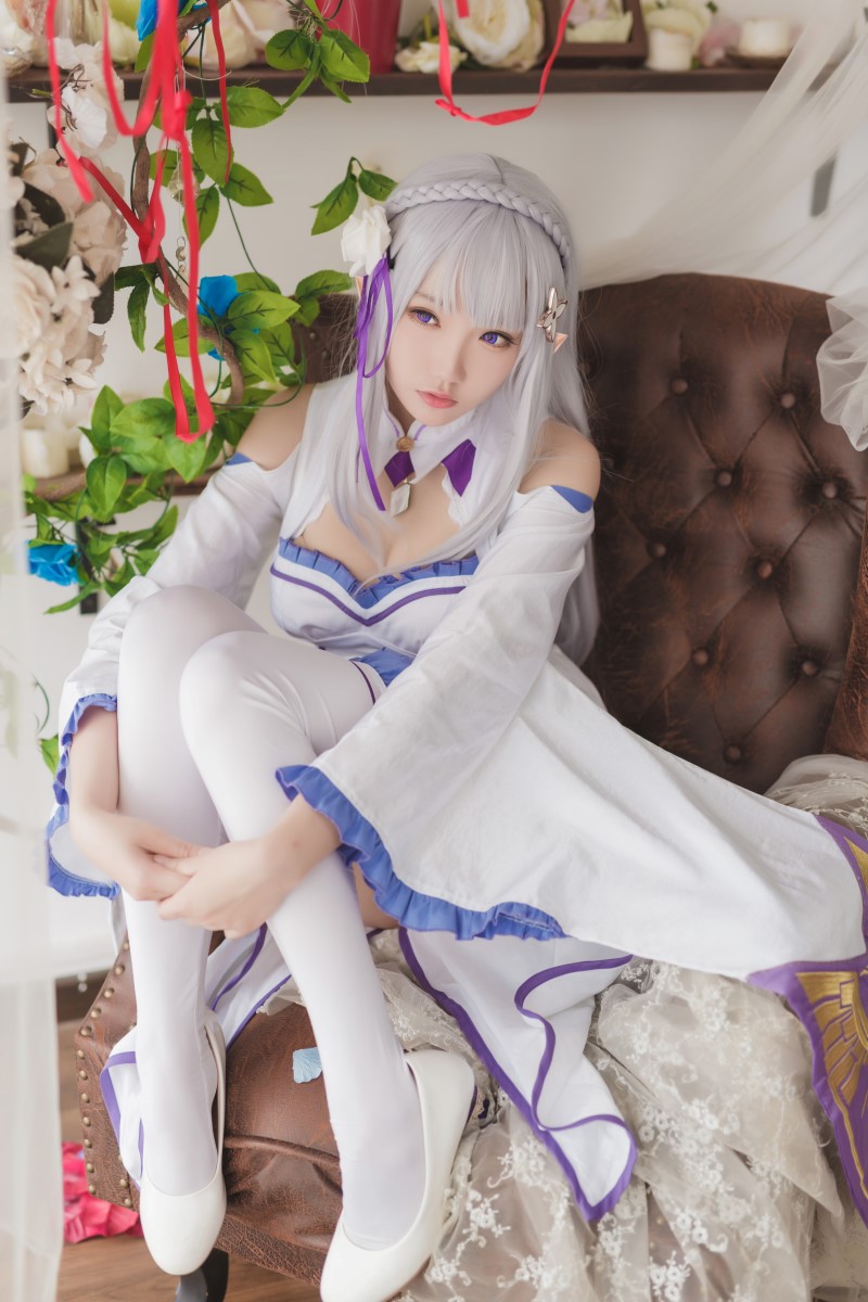 动漫Coser@瓜希酱 艾米莉亚 [16P/60MB] 网红写真-第2张