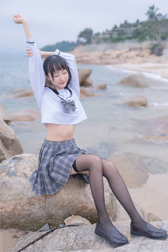 网红Coser@木绵绵OwO – 海边JK [40P/37MB] 网红写真-第3张