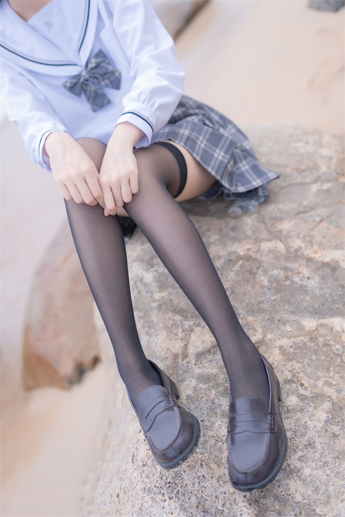 网红Coser@木绵绵OwO – 海边JK [40P/37MB] 网红写真-第4张