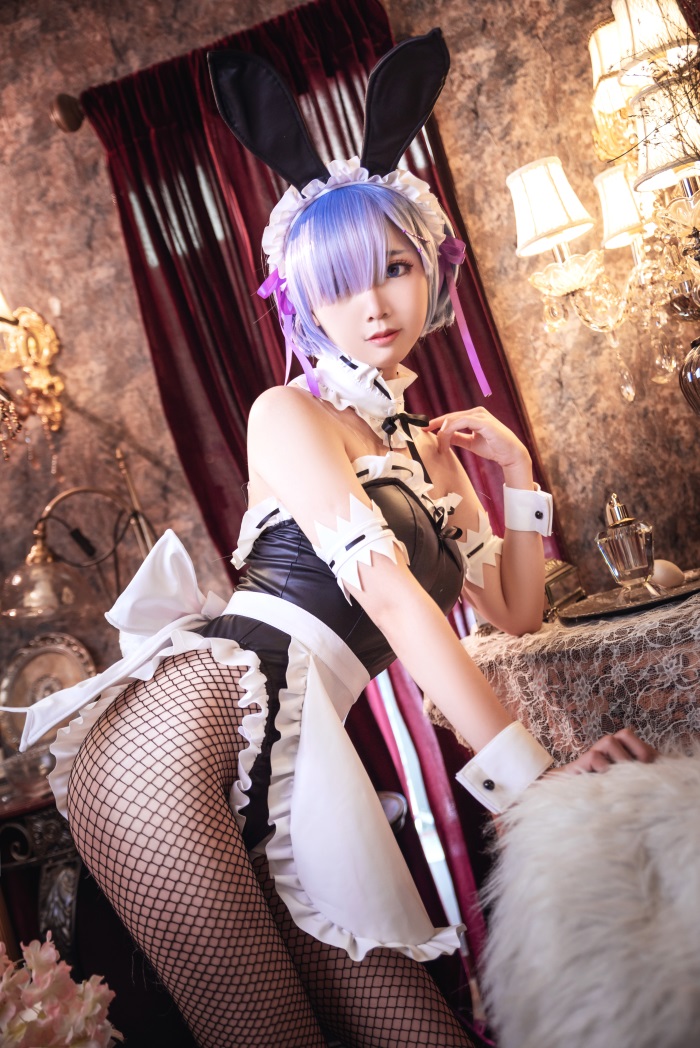 人气动漫Coser@面饼仙儿 网袜蕾姆 [27P/328MB] 网红写真-第2张