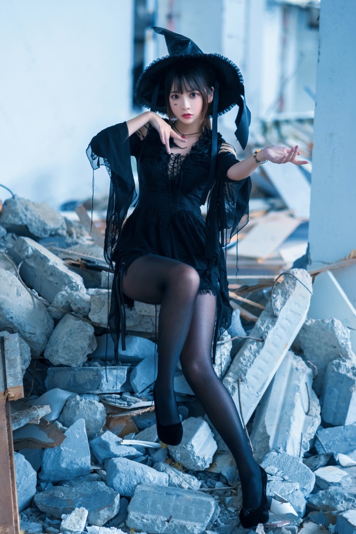 网红Coser@疯猫ss – 巫女 [27P/386MB] 网红写真-第2张