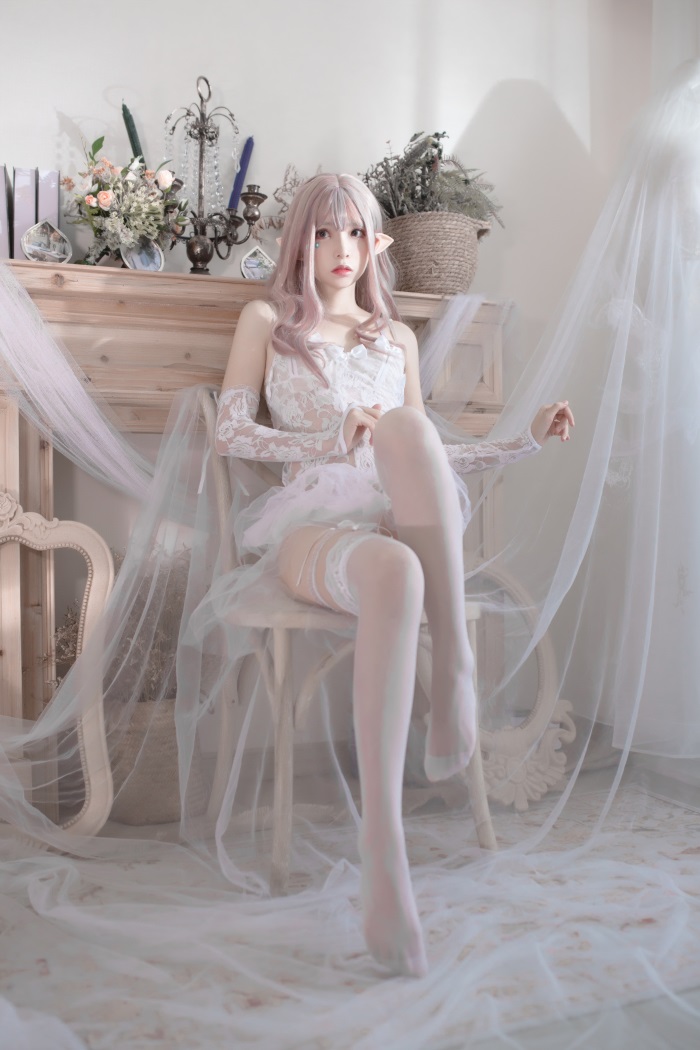 网红Coser@疯猫ss 纯白精灵 [29P/120MB] 网红写真-第1张