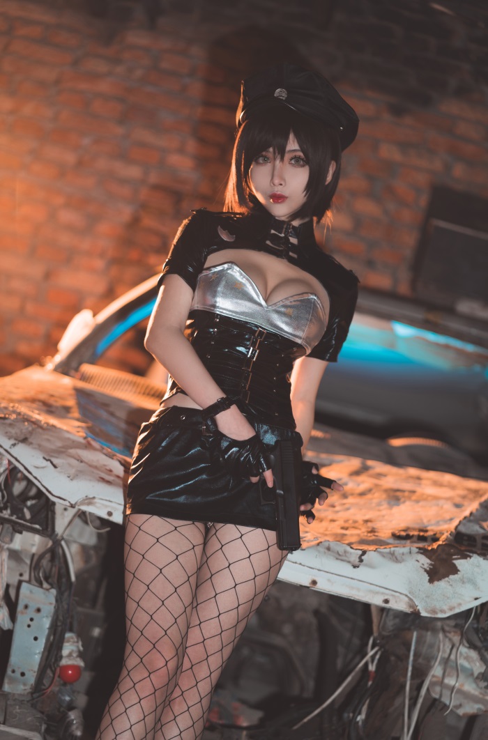 知名动漫Coser@rioko凉凉子-实习警察 [20P/199MB] 网红写真-第2张