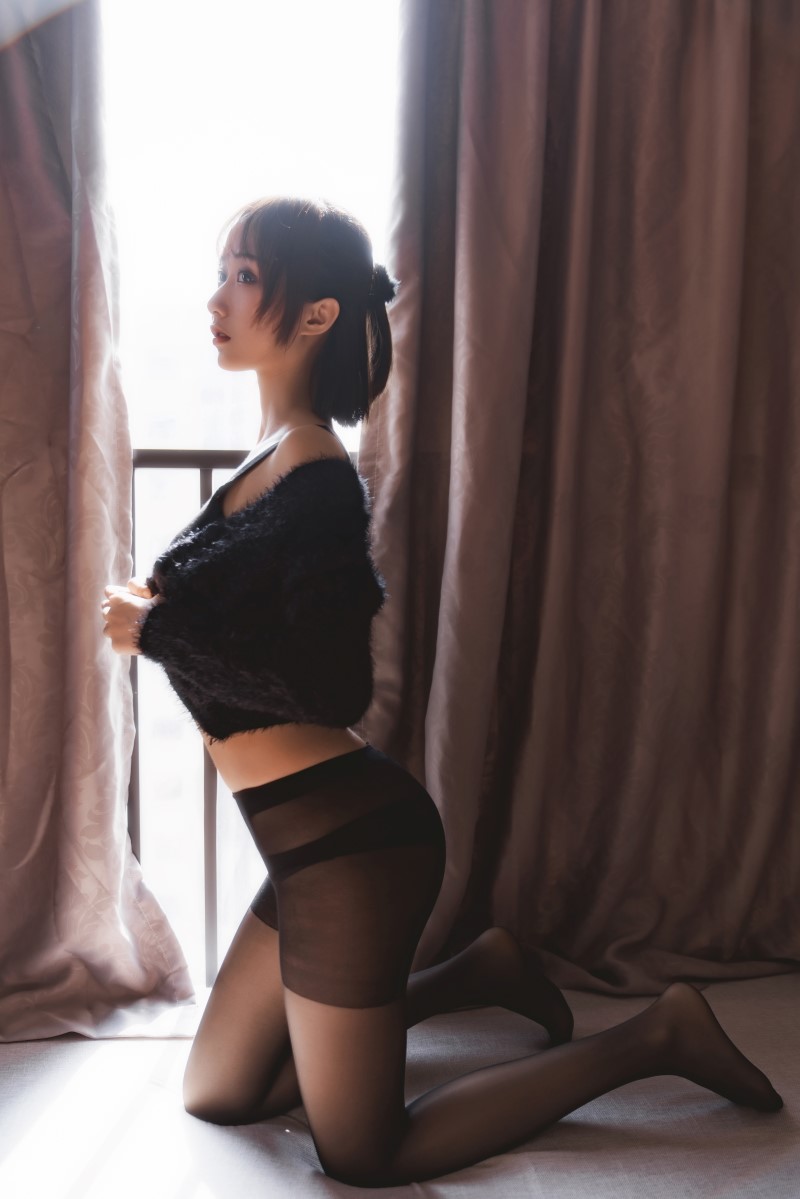 网红Coser@木绵绵OwO 黑丝私房 [83P/1.57G] 网红写真-第2张