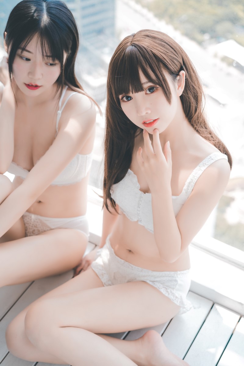 人气动漫Coser@面饼仙儿 饼饼和香草喵 [23P/247MB] 网红写真-第1张