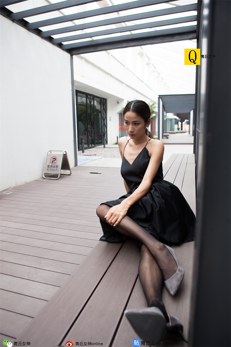 [青丘女神] NO.009 优雅的黑吊带裙 [99P/40.1MB] 其它写真-第3张