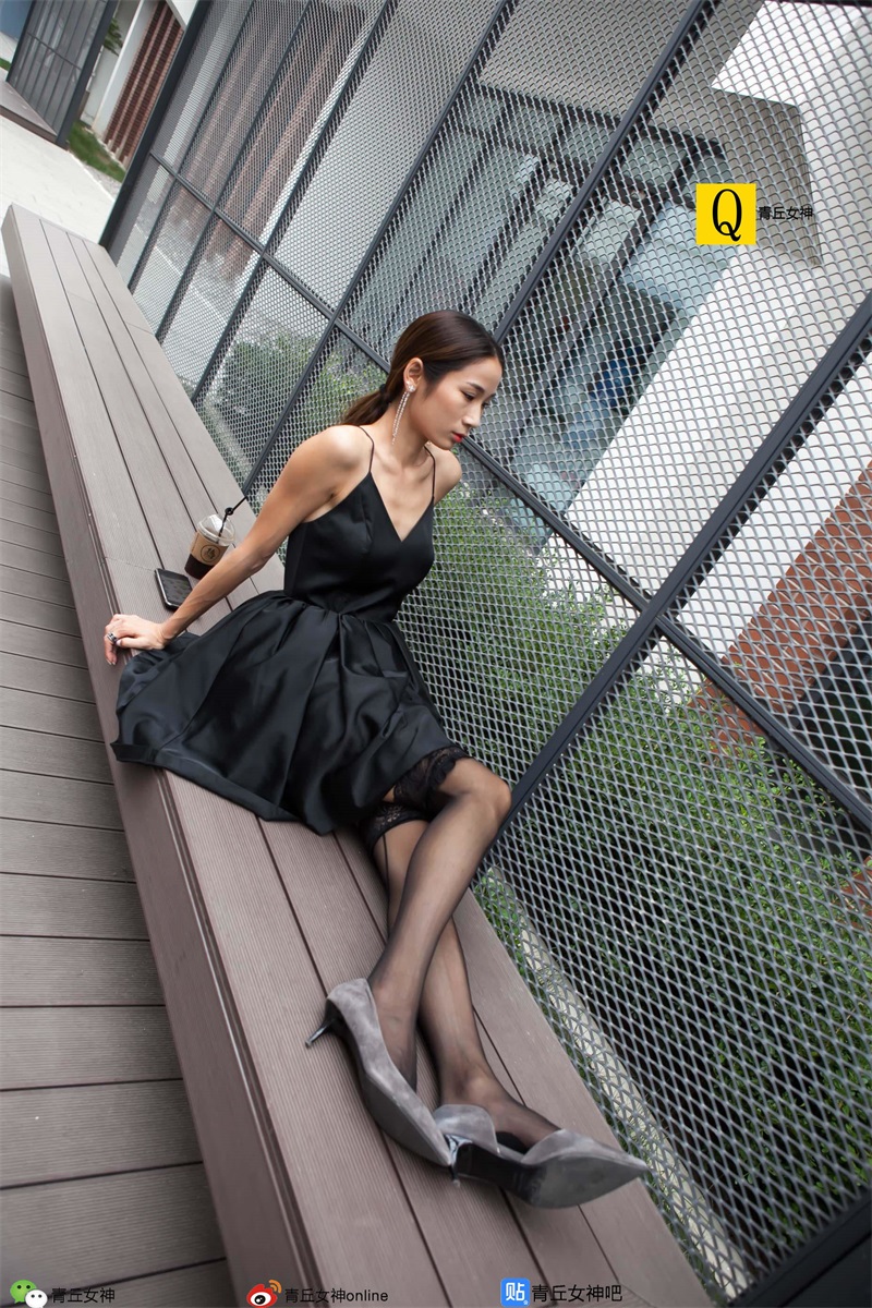 [青丘女神] NO.009 优雅的黑吊带裙 [99P/40.1MB] 其它写真-第2张