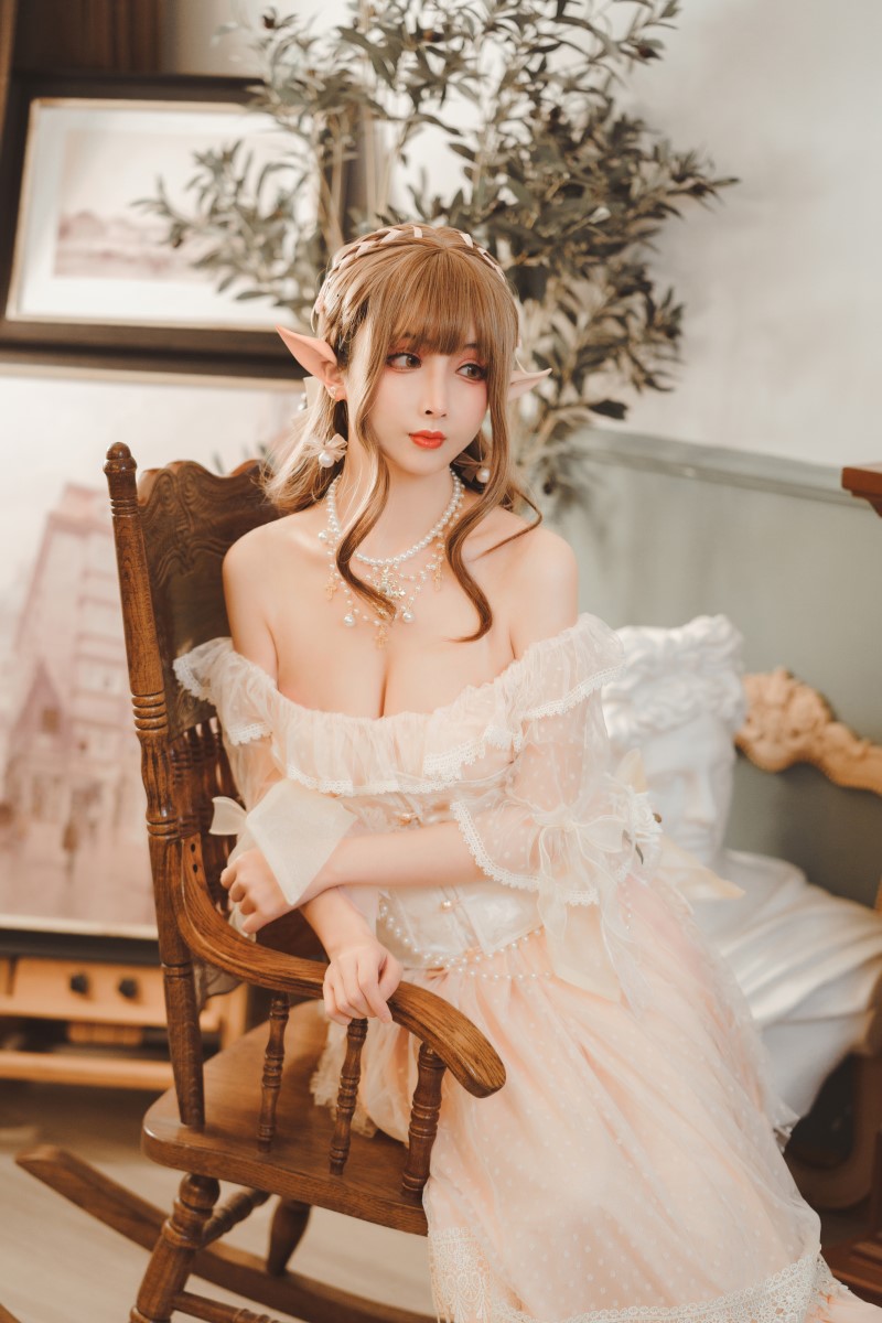 网红Coser@rioko凉凉子 精灵姐姐 [27P/470MB] 网红写真-第1张