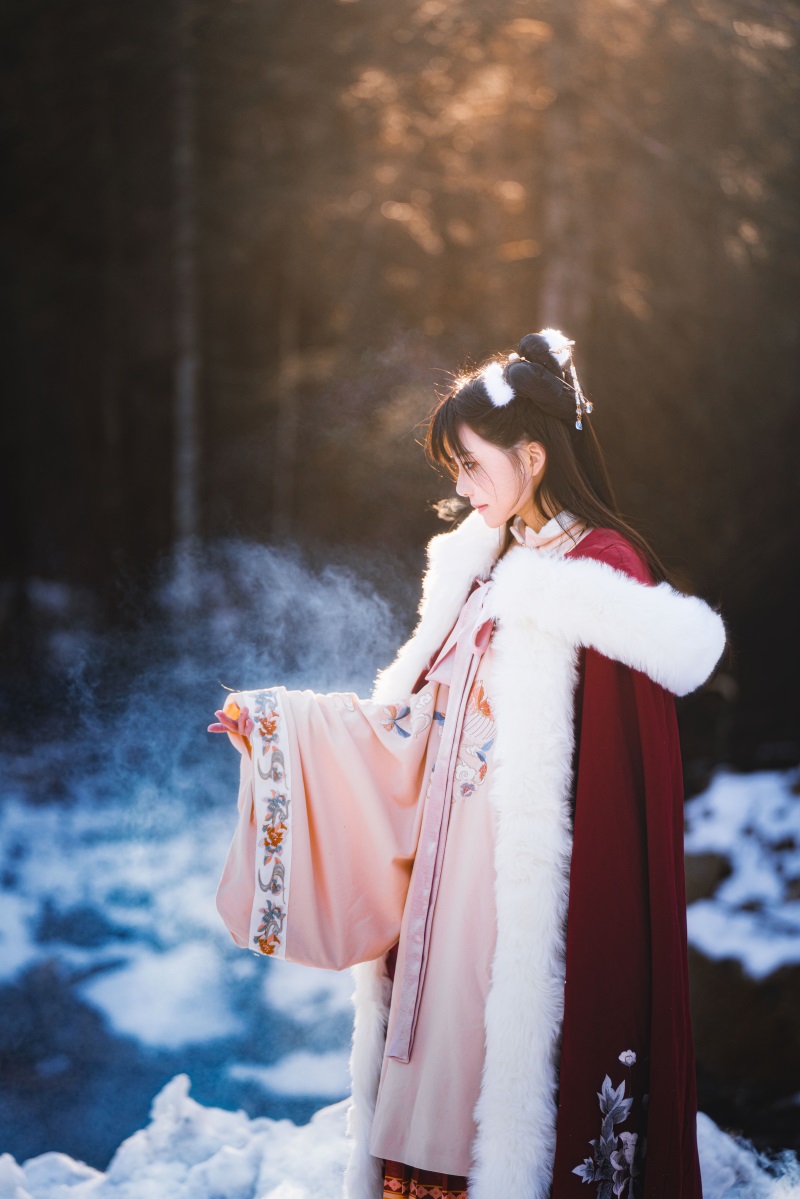 网红Coser@桜桃喵 熹微 [30P/767MB] 网红写真-第3张