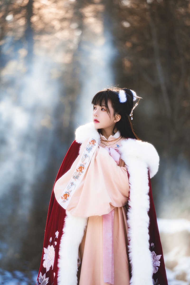 网红Coser@桜桃喵 熹微 [30P/767MB] 网红写真-第1张