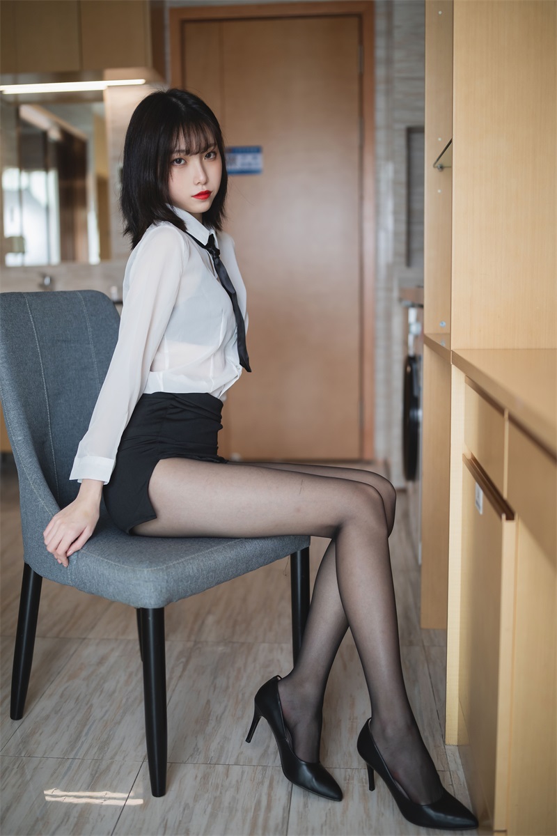 网红Coser@许岚LAN ol制服 [41P/587MB] 网红写真-第4张