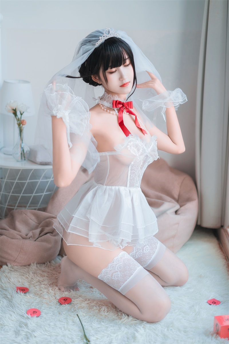 网红Coser@三度_69 婚纱孔雀翎 [24P/388MB] 网红写真-第3张