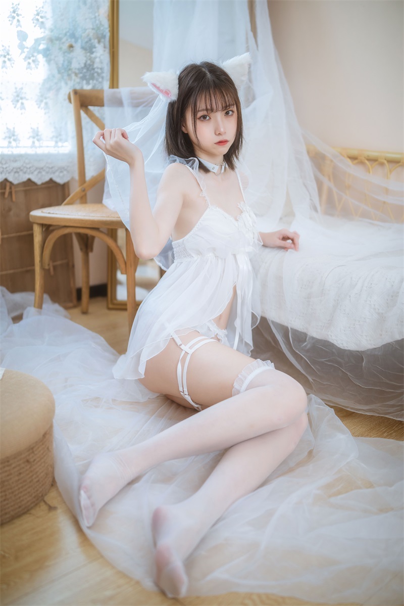 网红Coser@许岚LAN 少女白色裙 [41P/627MB] 网红写真-第2张