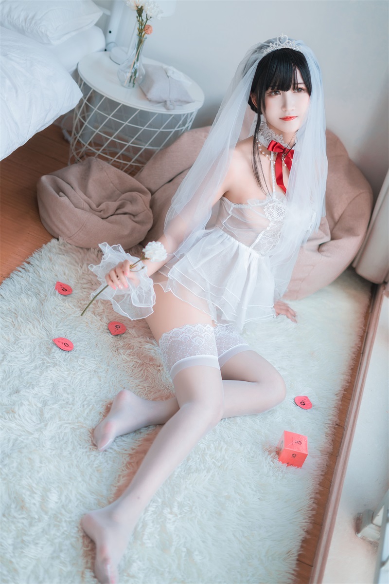 网红Coser@三度_69 婚纱孔雀翎 [24P/388MB] 网红写真-第2张