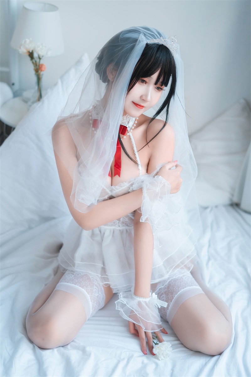 网红Coser@三度_69 婚纱孔雀翎 [24P/388MB] 网红写真-第1张