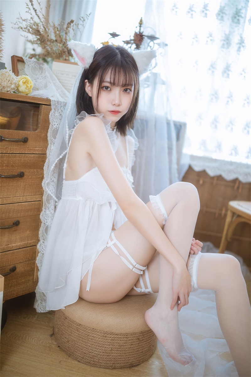 网红Coser@许岚LAN 少女白色裙 [41P/627MB] 网红写真-第1张