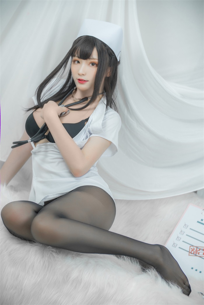 网红Coser@起司块wii-白护士 [72P/4V/767MB] 网红写真-第1张