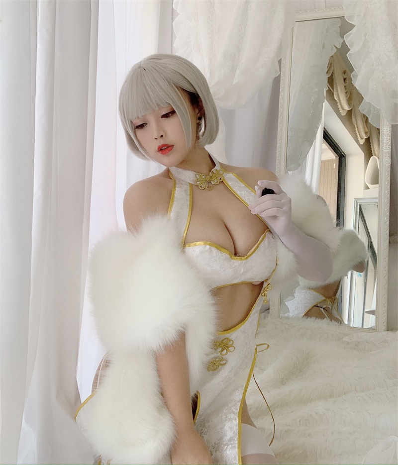 网红Coser@-白烨- 白旗袍 [40P/6V/138MB] 网红写真-第2张