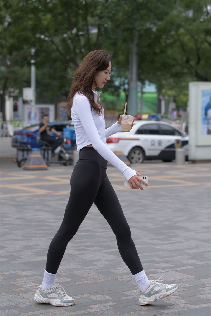 精选街拍 NO 303 黑色瑜伽裤运动系高挑美女 [96P/80MB] 其它写真-第3张