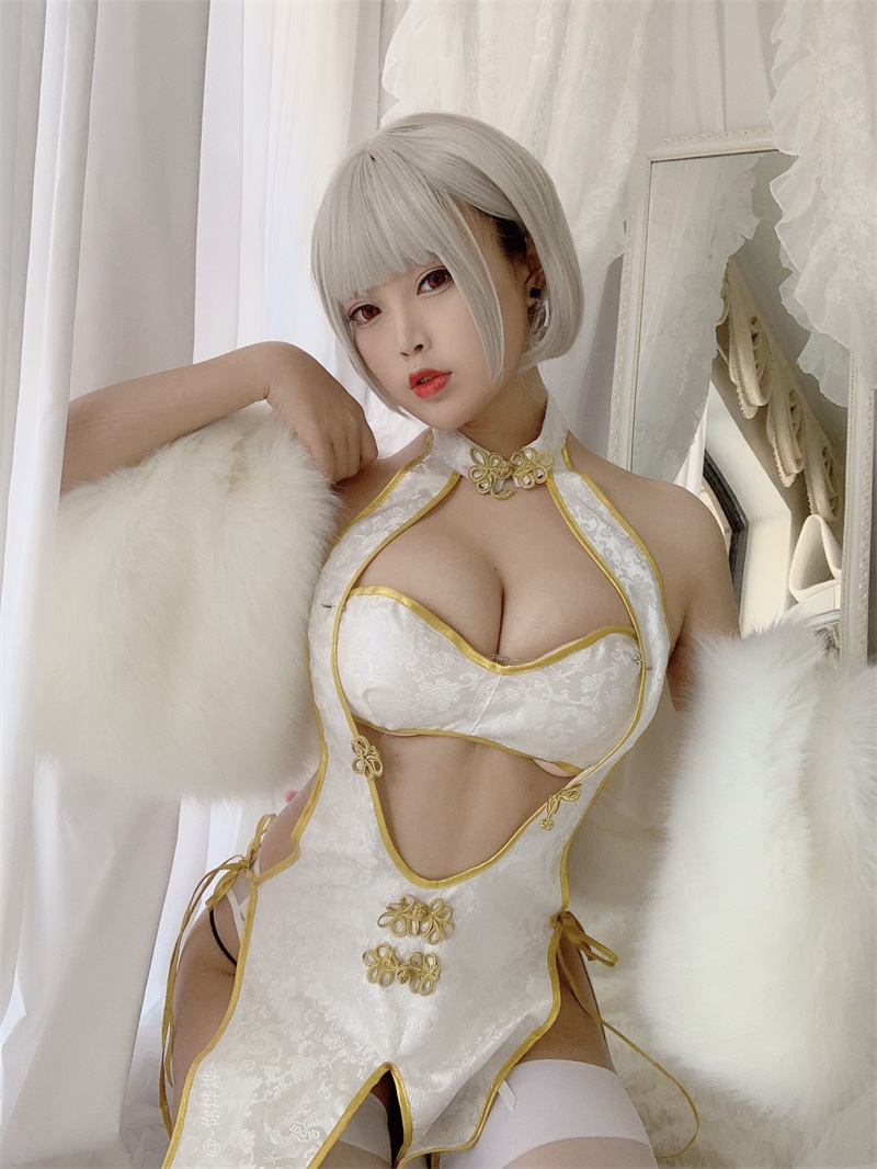 网红Coser@-白烨- 白旗袍 [40P/6V/138MB] 网红写真-第1张