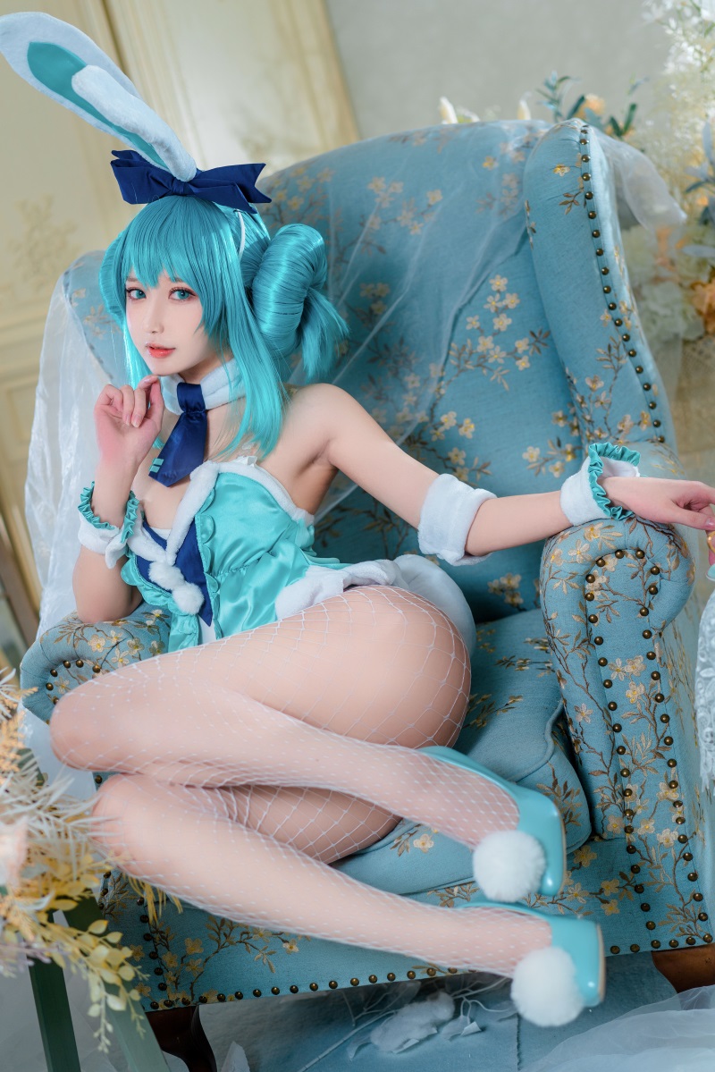 网红Coser@阿包也是兔娘 白兔miku [28P/664MB] 网红写真-第2张