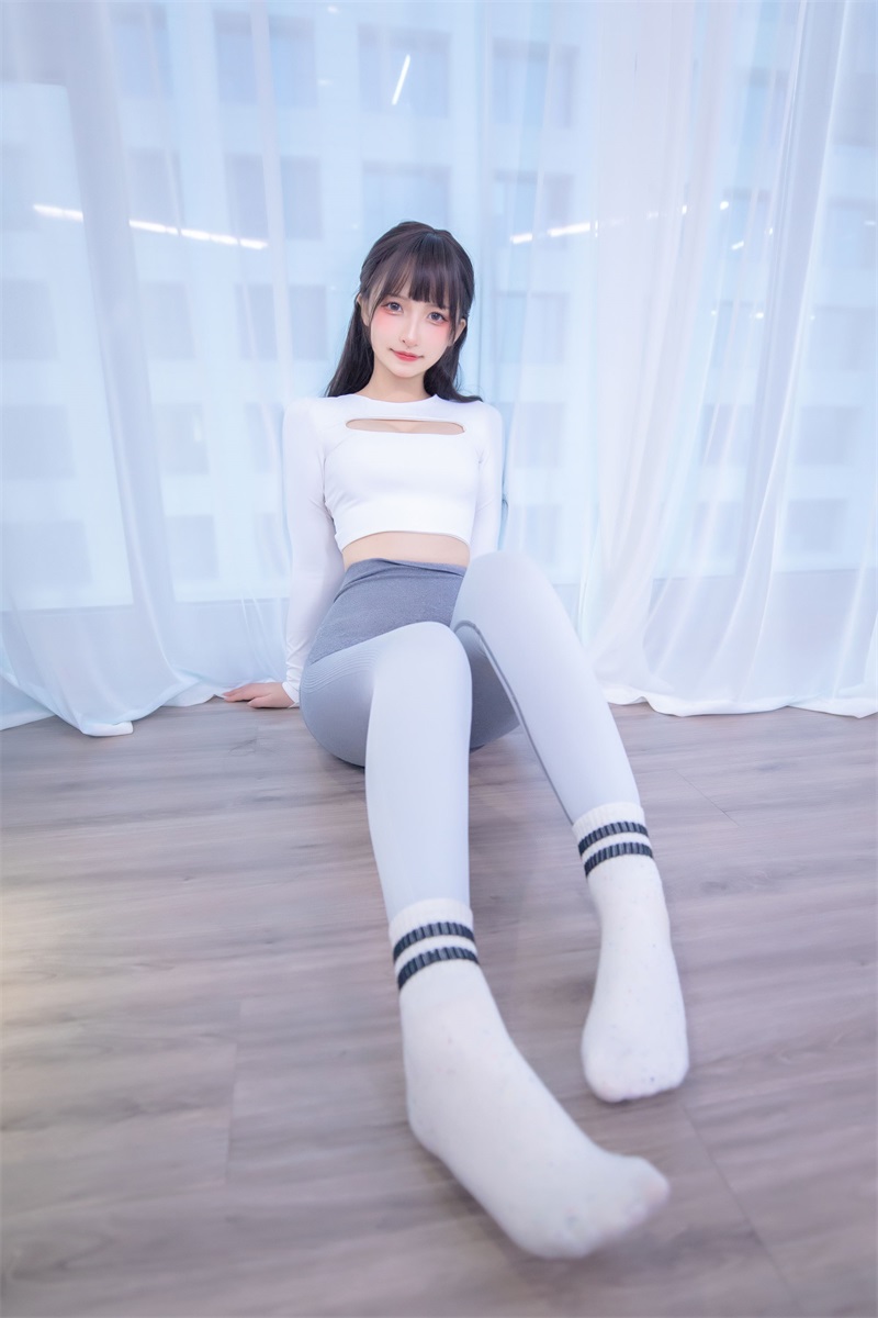网红Coser 神楽坂真冬写真-《瑜伽少女》[75P/207MB] 网红写真-第1张