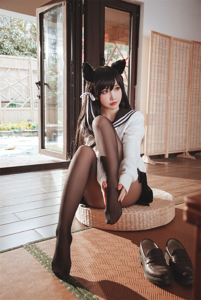 网红Coser@面饼仙儿 爱宕JK2 [47P/340MB] 网红写真-第1张